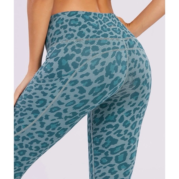 Women's AOR High Waist Yoga Pants - Picture 4 of 6